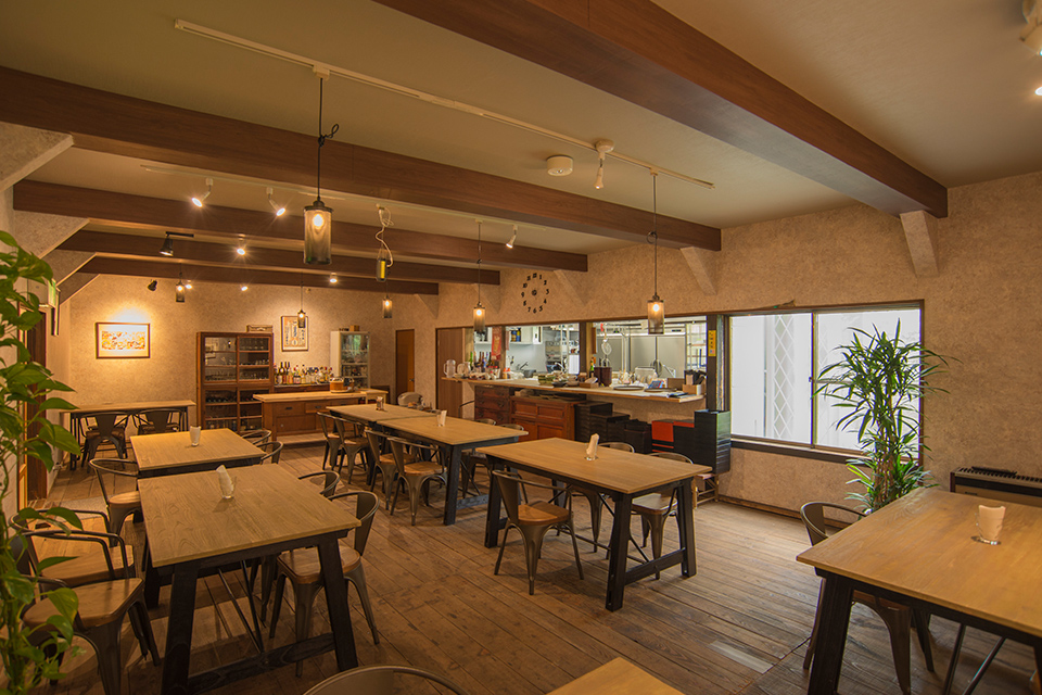 茜家食堂店内写真